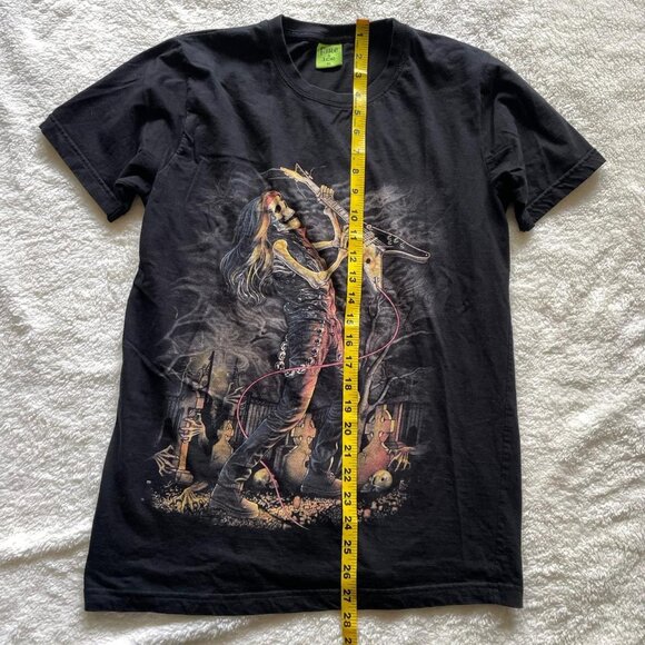 Gothic Fantasy Skull Tee - Picture 2 of 5